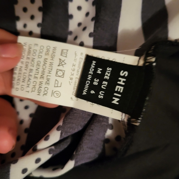 Button up - Picture 3 of 3